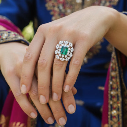 Emerald Halo Royale Ring